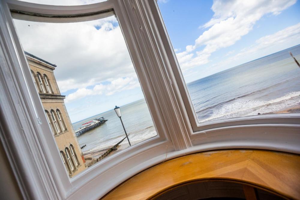 The Red Lion Hotel Cromer Eksteriør bilde View from the window of the lighthouse