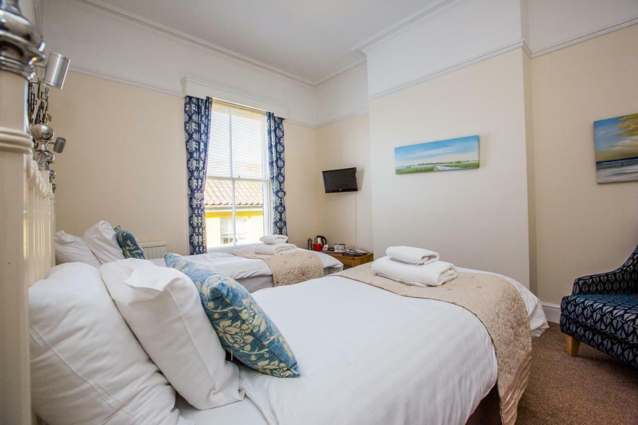 The Red Lion Hotel Cromer Eksteriør bilde A room at the hotel